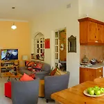Bellavista 3 Bedroom Apartman